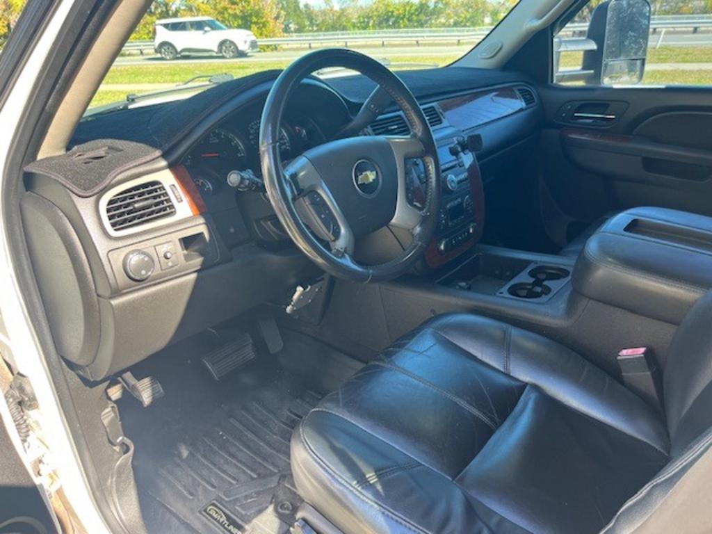 2014 Chevrolet Suburban - $6,900