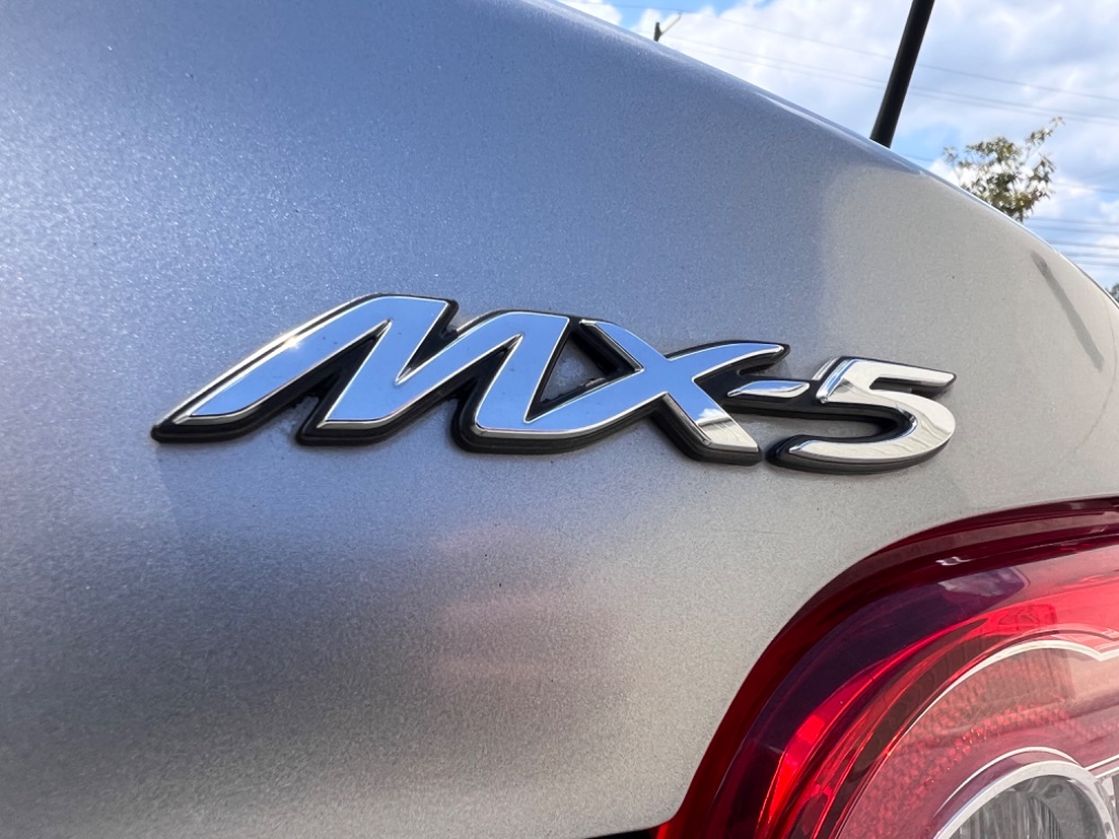 2010 Mazda MX-5 Miata Touring photo