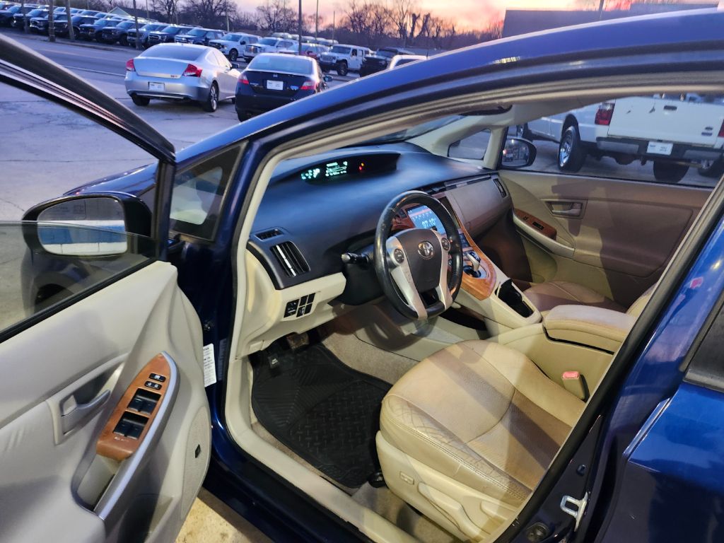 2010 Toyota Prius II photo
