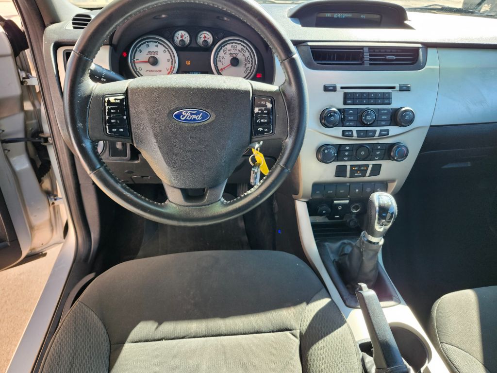 2009 Ford Focus SES photo