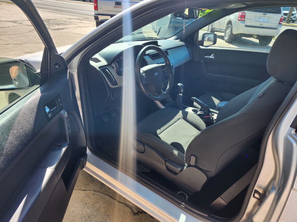 2009 Ford Focus SES photo