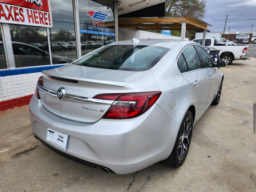 2017 Buick Regal Sport Touring photo