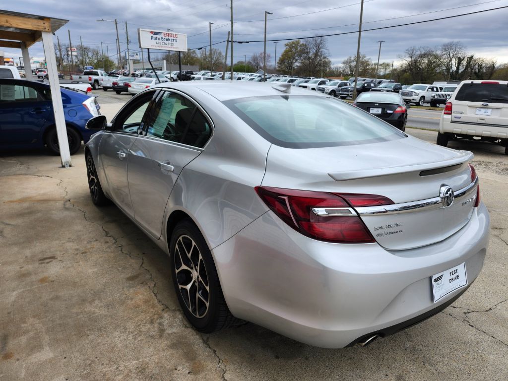 2017 Buick Regal Sport Touring photo