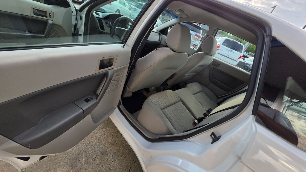 2011 Ford Focus - $6,900