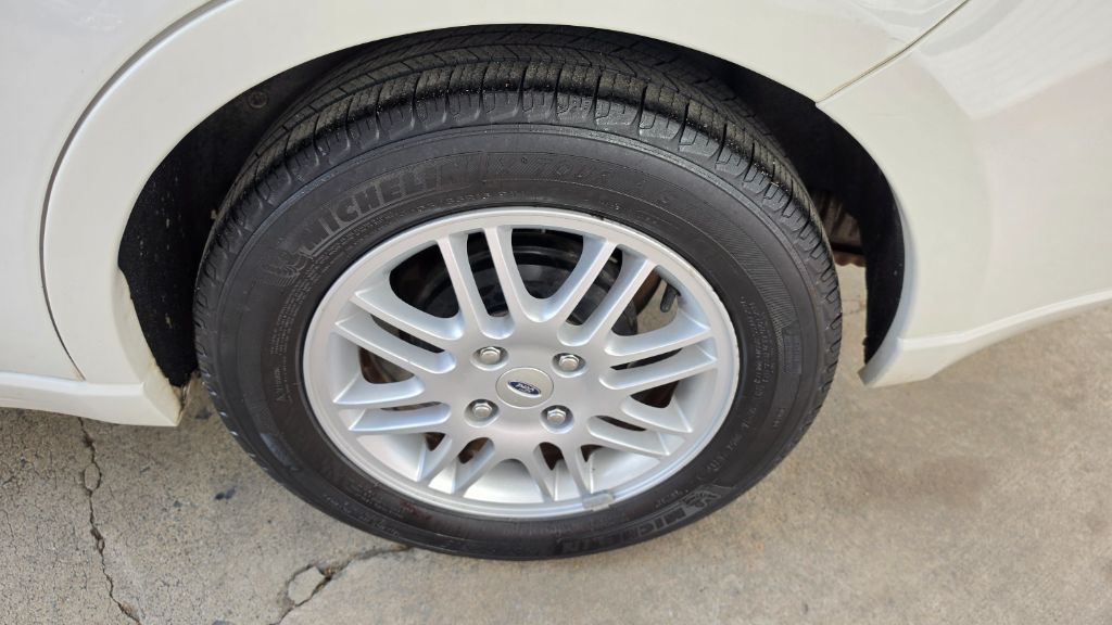 2011 Ford Focus - $6,900