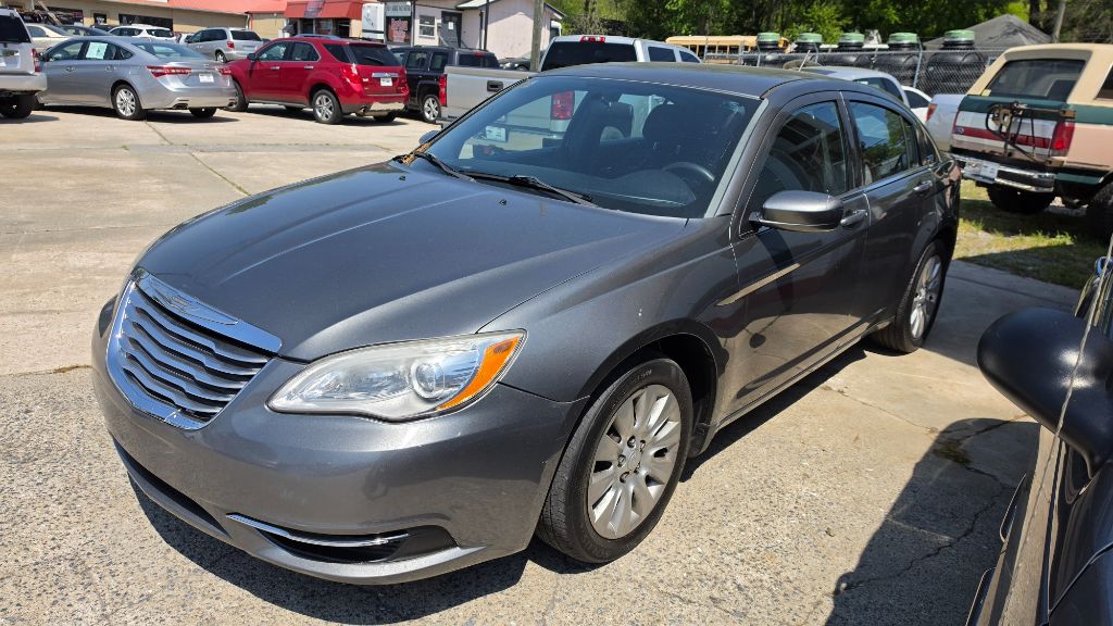 2012 Chrysler 200 - $7,500