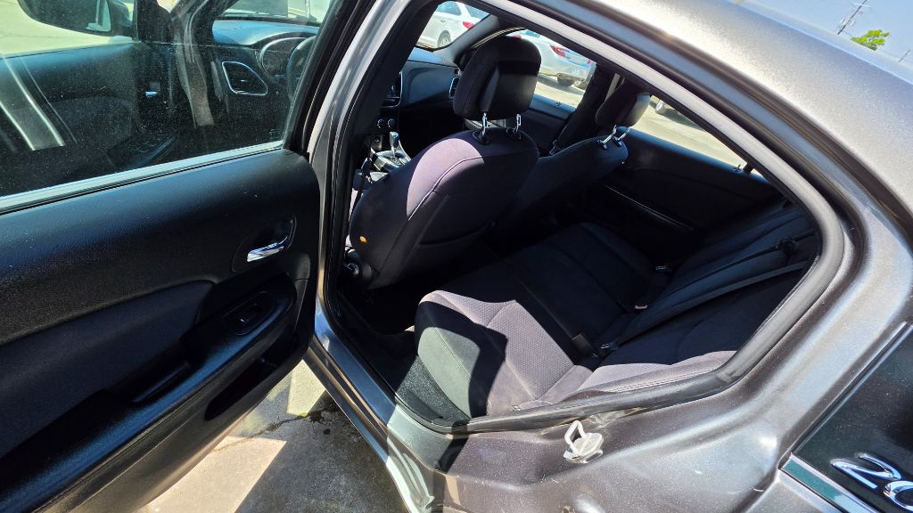 2012 Chrysler 200 - $7,500