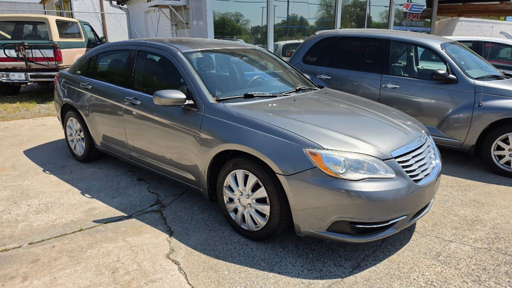 2012 Chrysler 200 - $7,500