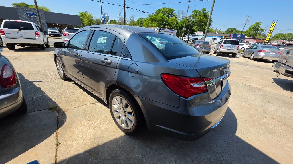 2012 Chrysler 200 - $7,500