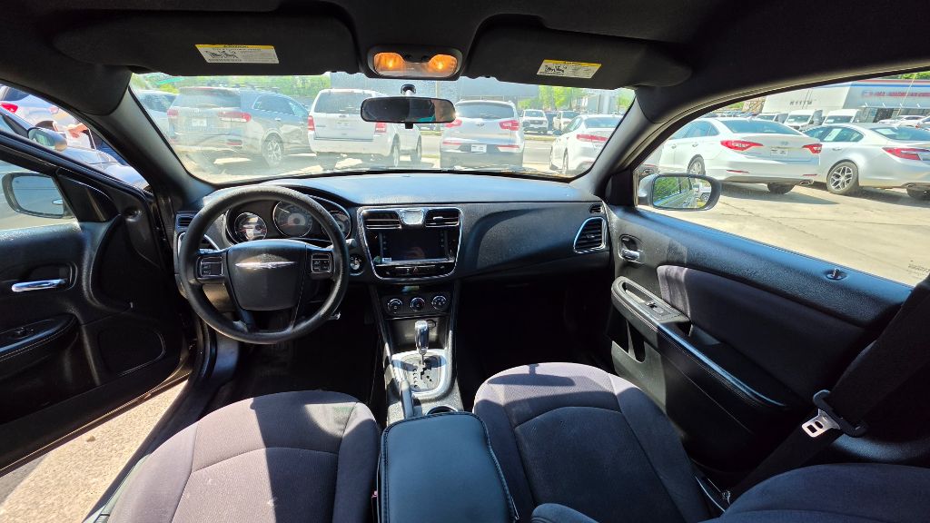 2012 Chrysler 200 - $7,500