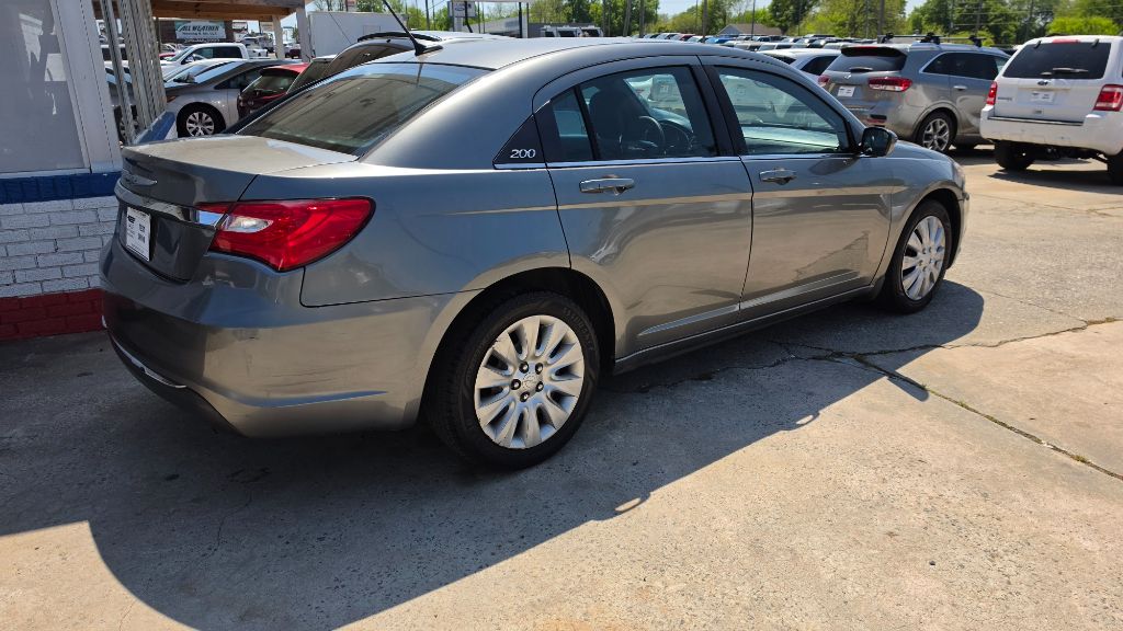 2012 Chrysler 200 - $7,500