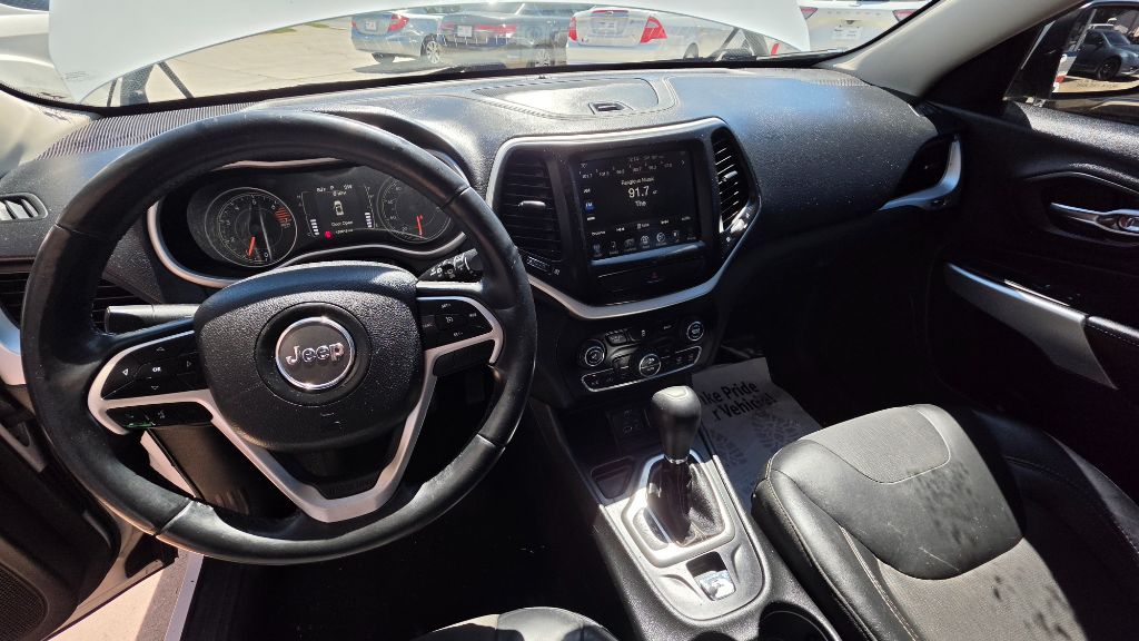 2018 Jeep Cherokee - $9,500