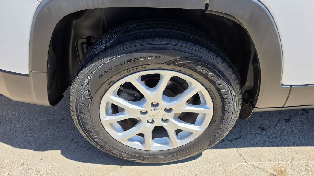 2018 Jeep Cherokee - $9,500