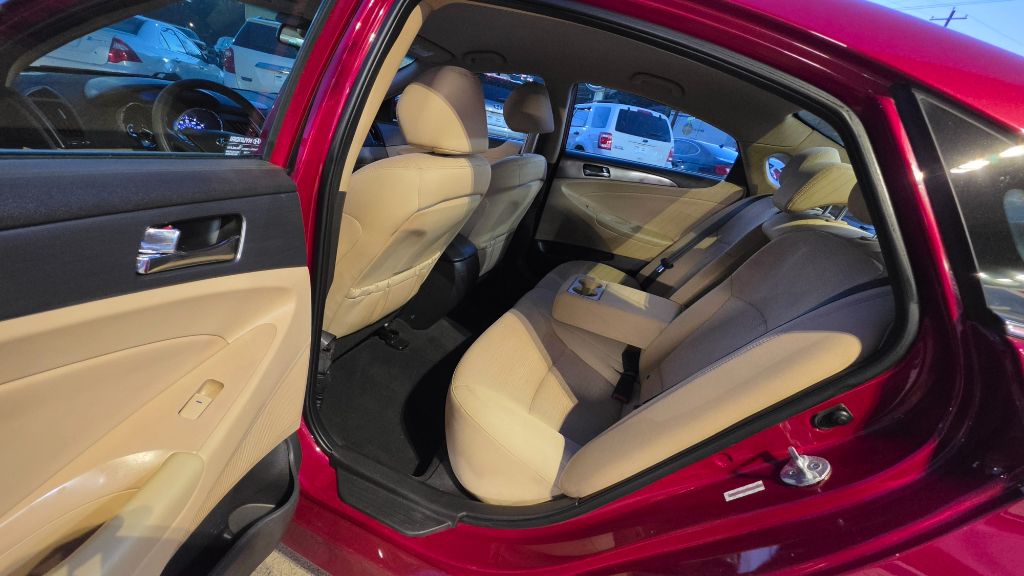 2014 Hyundai Sonata - $9,900