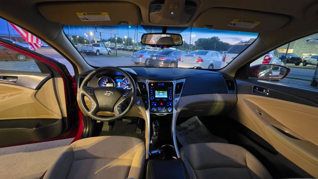 2014 Hyundai Sonata - $9,900