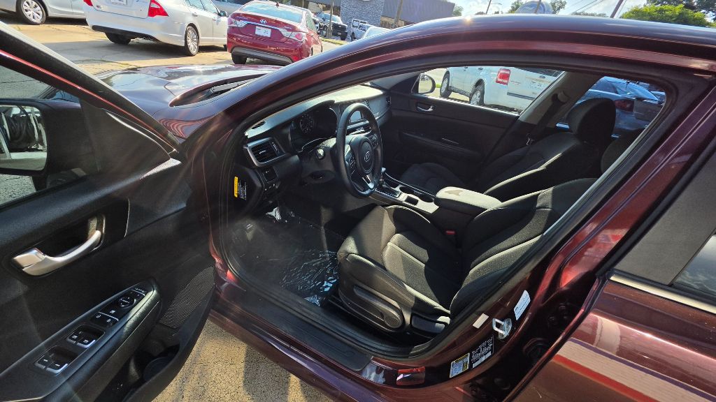 2016 Kia Optima - $8,900