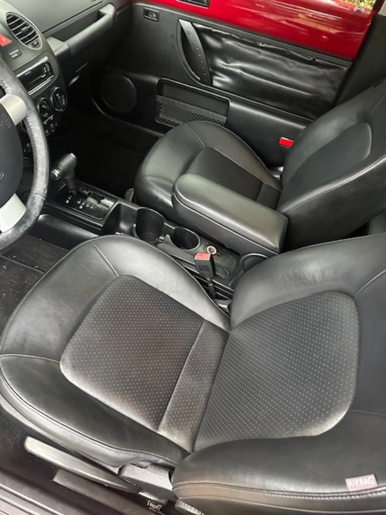 2009 Volkswagen New Beetle photo