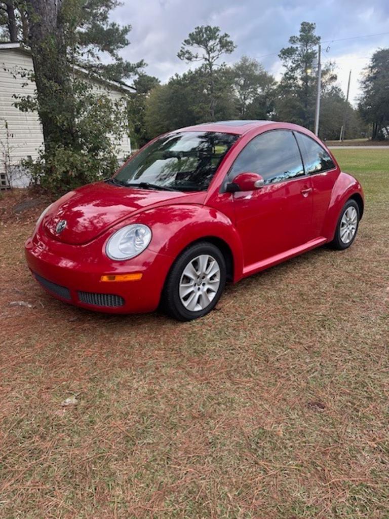 2009 Volkswagen New Beetle photo