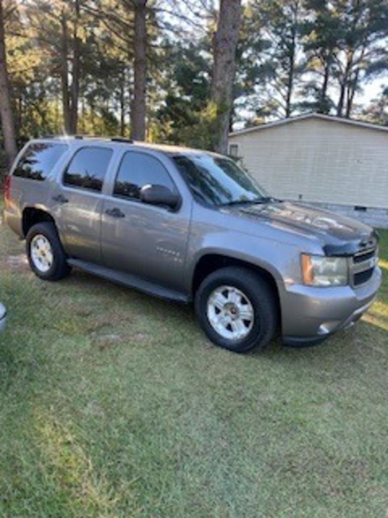 2007 Chevrolet Tahoe - $8,500