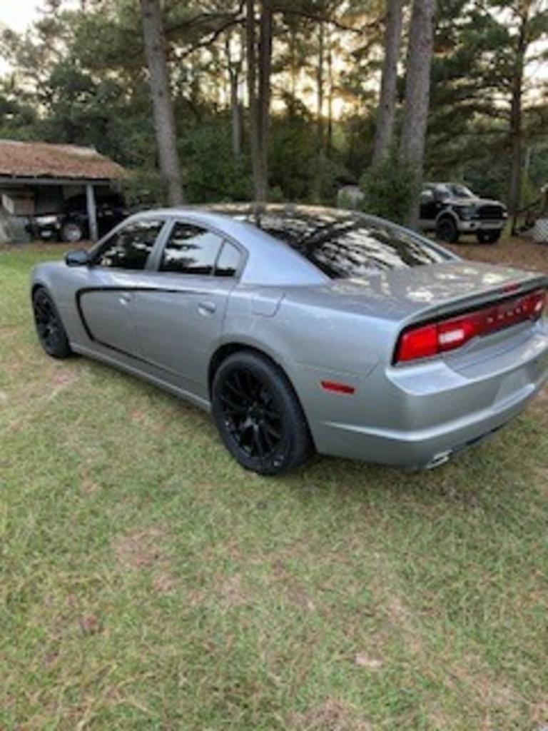 2011 Dodge Charger - $11,500