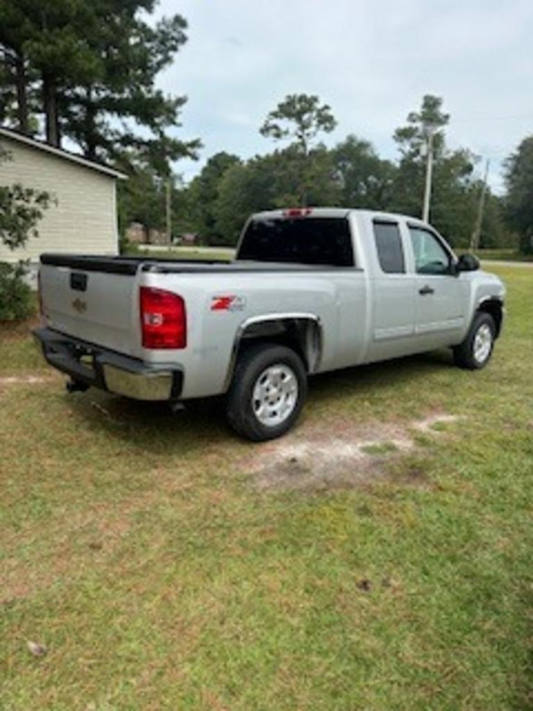 2011 Chevrolet Silverado - $11,500