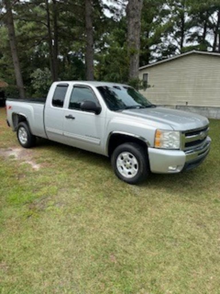 2011 Chevrolet Silverado - $11,500
