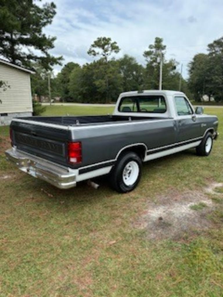 1990 Dodge D-series - $9,500