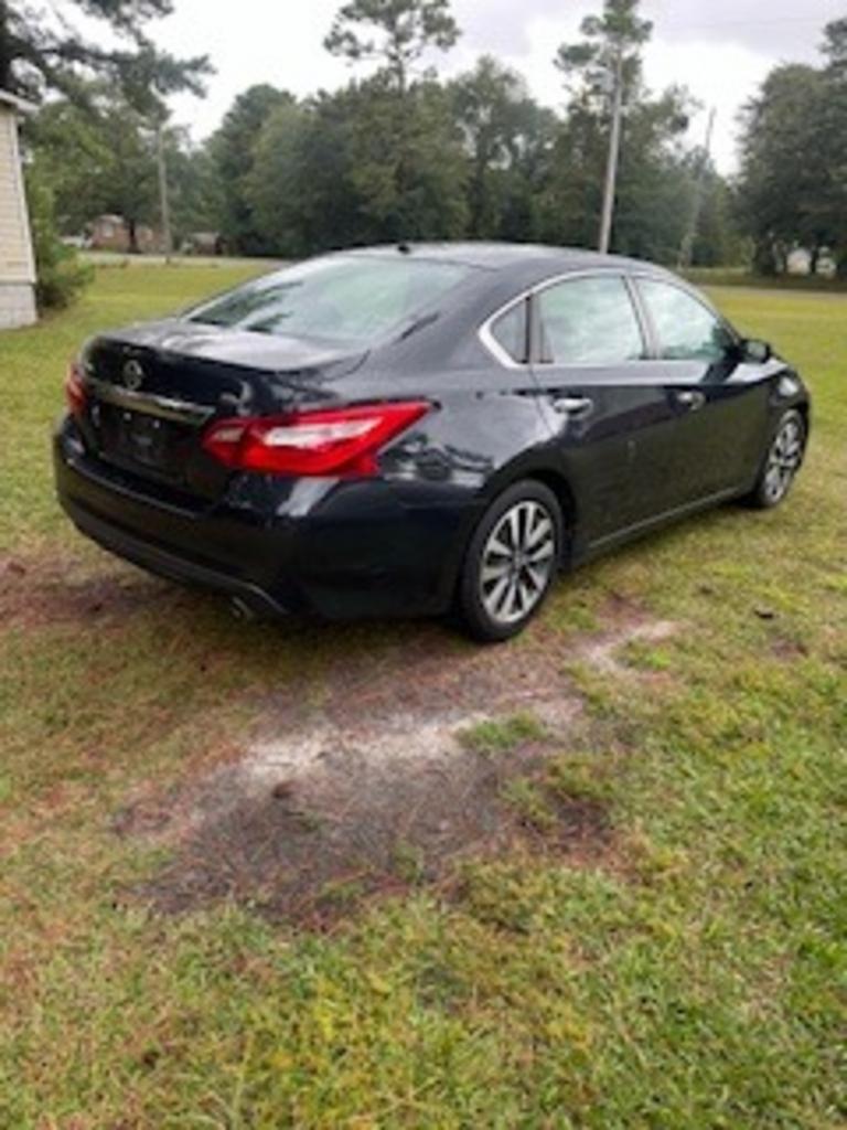 2017 Nissan Altima - $8,300