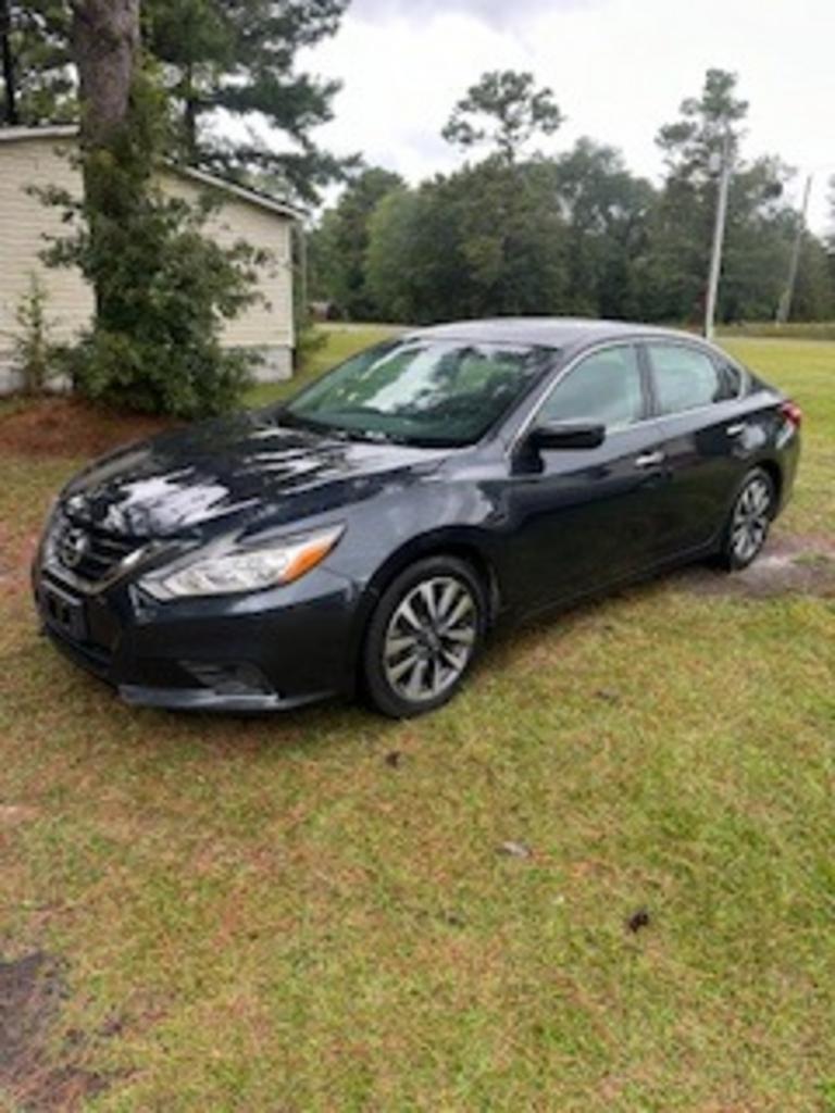 2017 Nissan Altima - $8,300