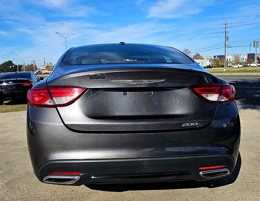 2015 Chrysler 200 - $6,999