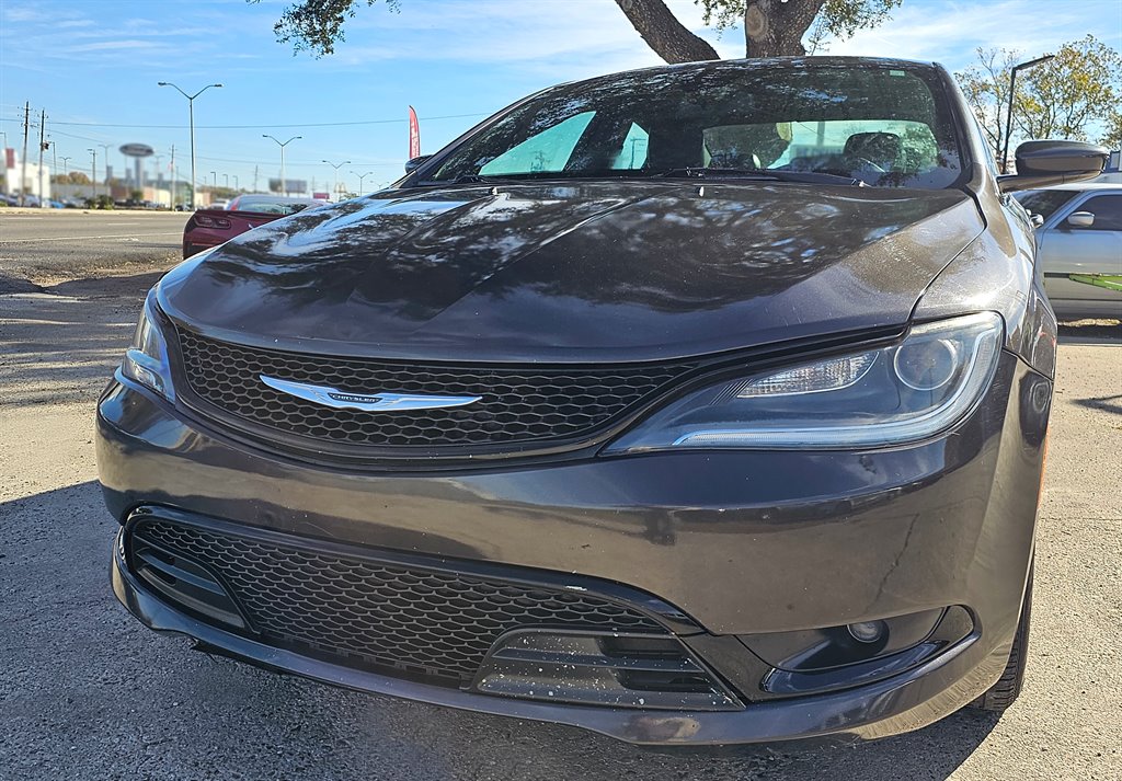 2015 Chrysler 200 - $6,999