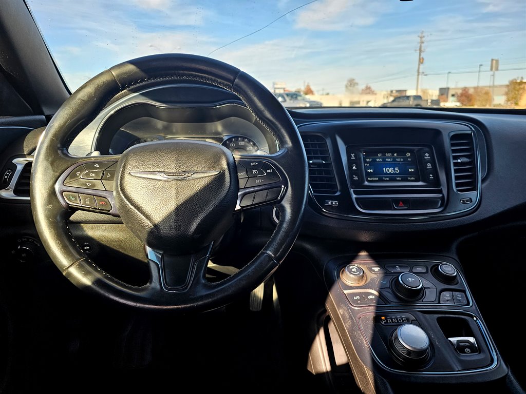 2015 Chrysler 200 - $6,999