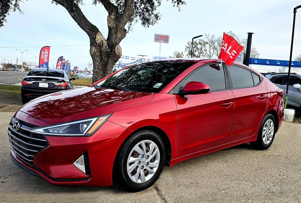 2019 Hyundai Elantra - $10,700