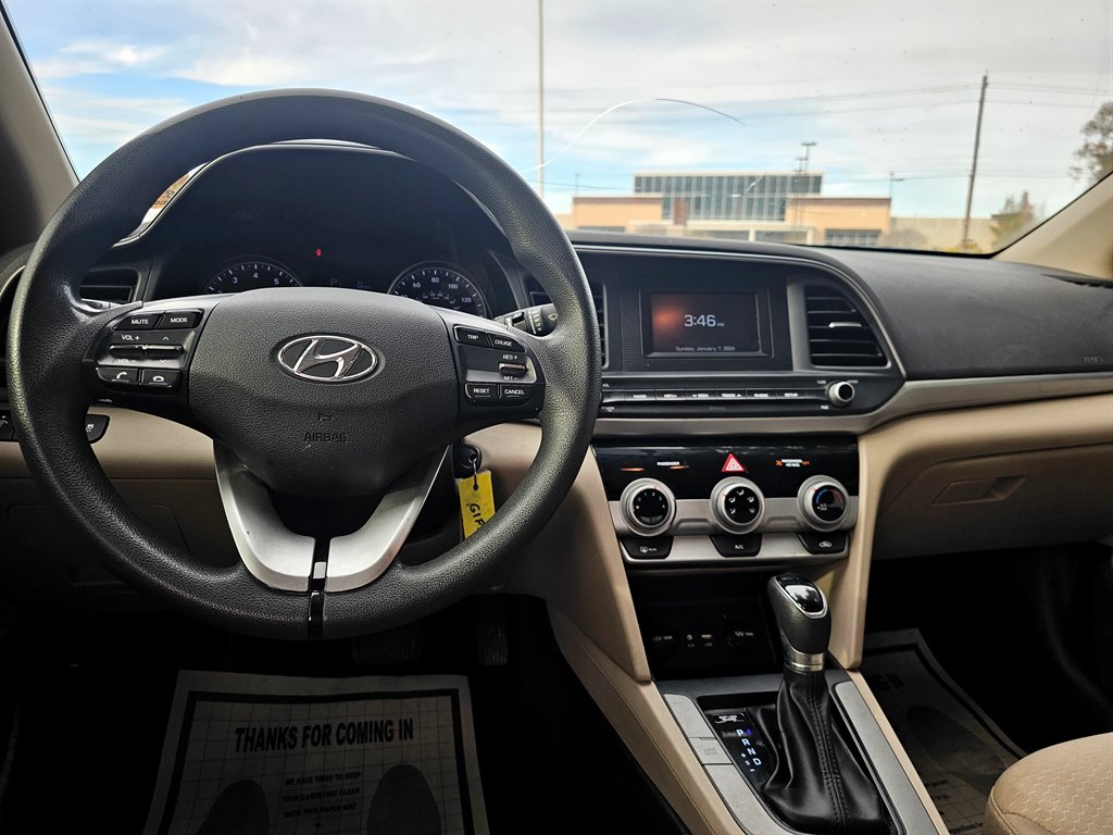 2019 Hyundai Elantra - $10,700