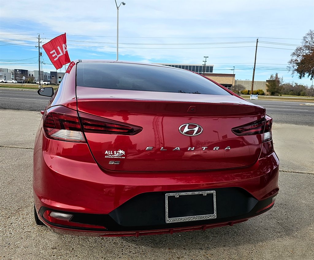 2019 Hyundai Elantra - $10,700