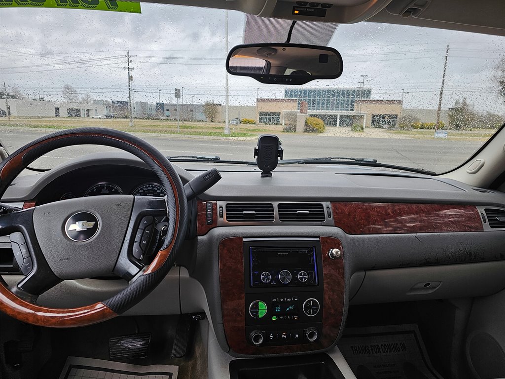 2008 Chevrolet Suburban - $7,599