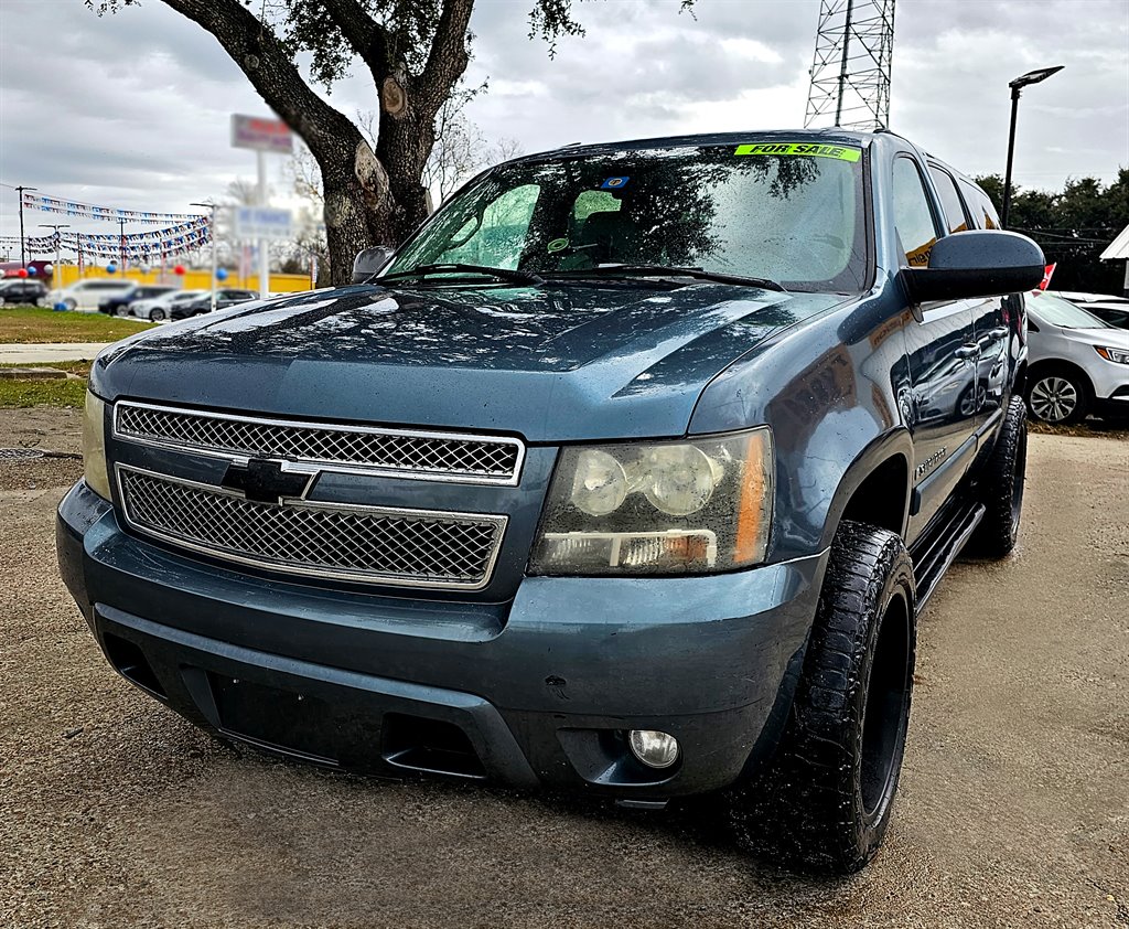 2008 Chevrolet Suburban - $7,599