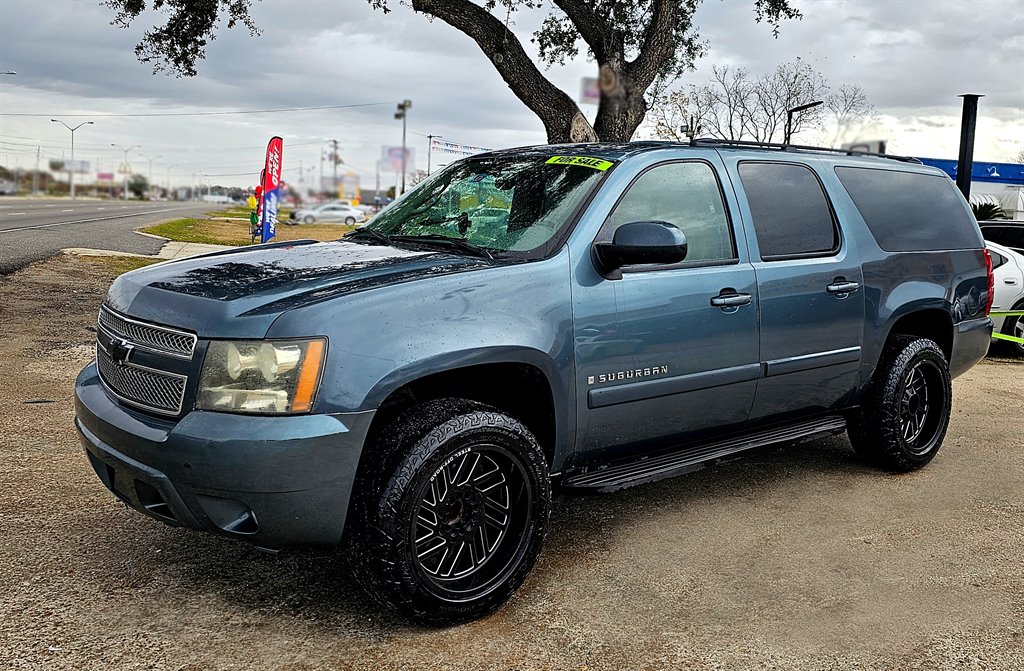 2008 Chevrolet Suburban - $7,599