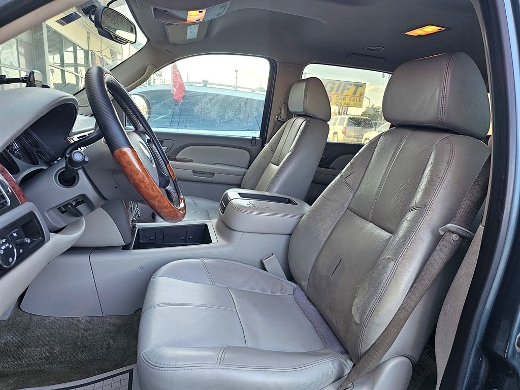 2008 Chevrolet Suburban - $7,599