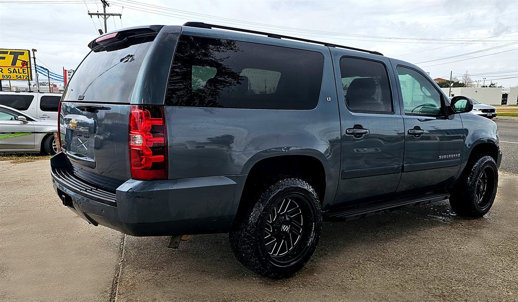 2008 Chevrolet Suburban - $7,599