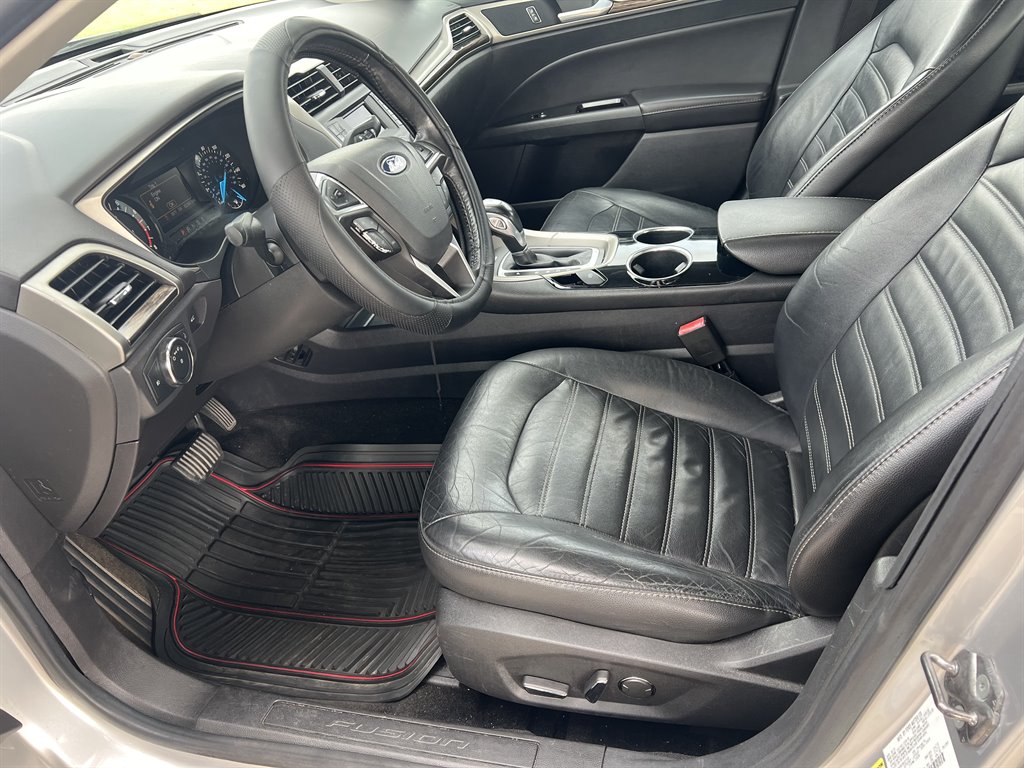 2013 Ford Fusion SE photo