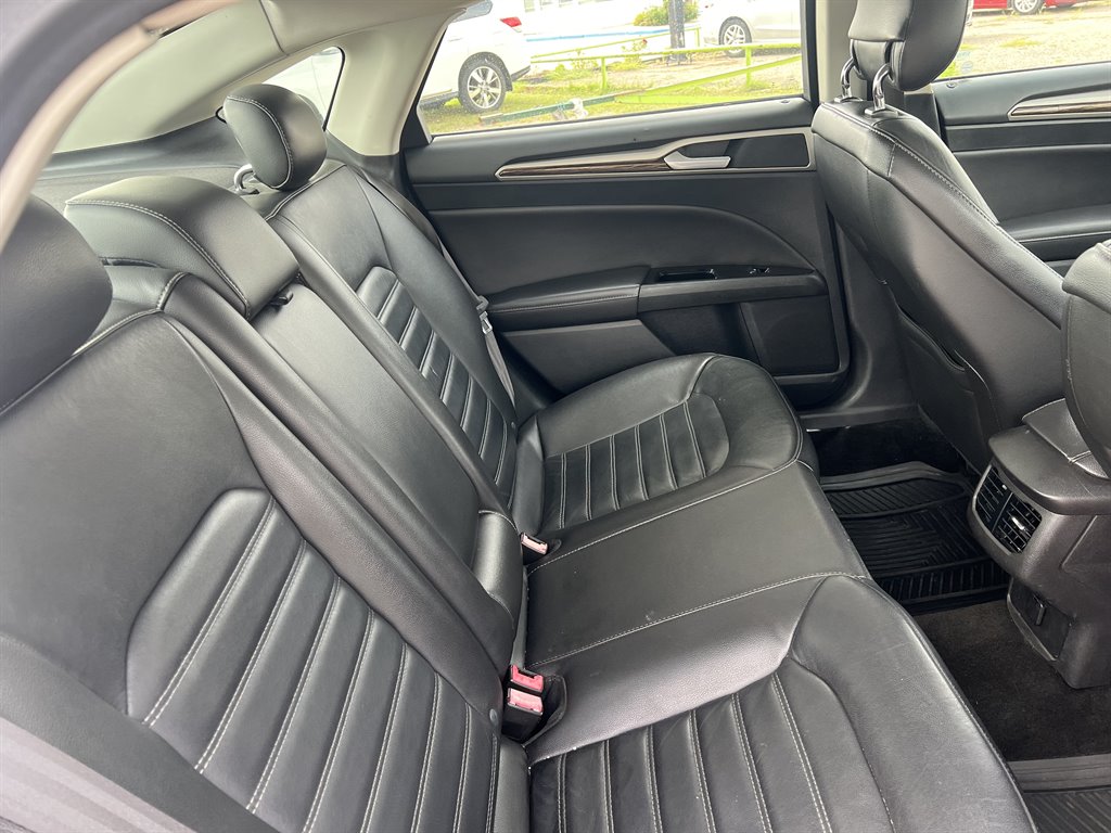 2013 Ford Fusion SE photo