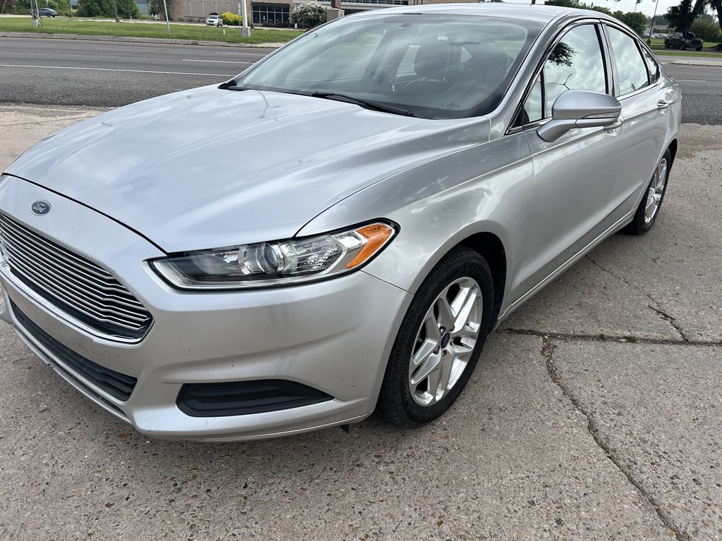 2013 Ford Fusion SE photo