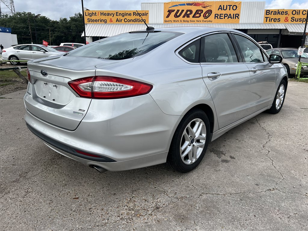 2013 Ford Fusion SE photo
