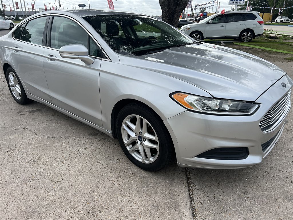 2013 Ford Fusion SE photo
