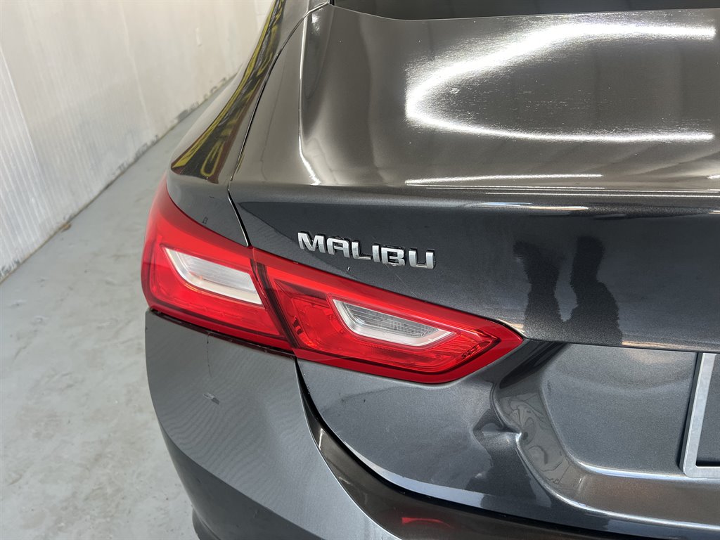 2016 Chevrolet Malibu - $8,999