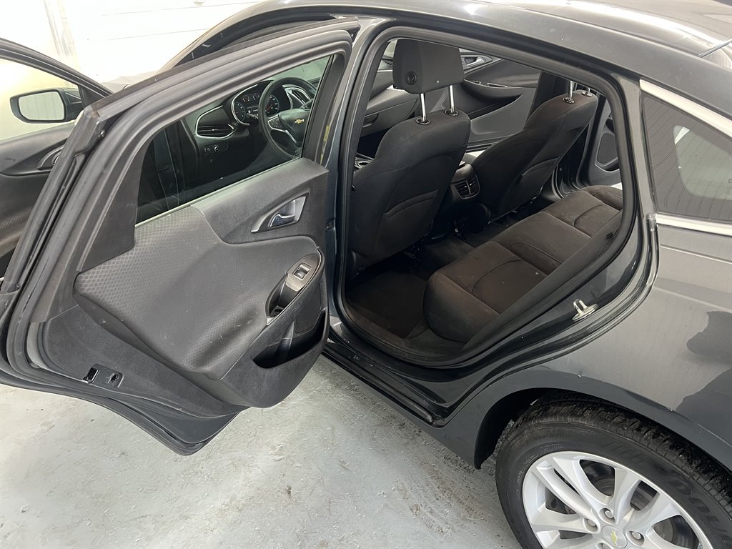 2016 Chevrolet Malibu - $8,999