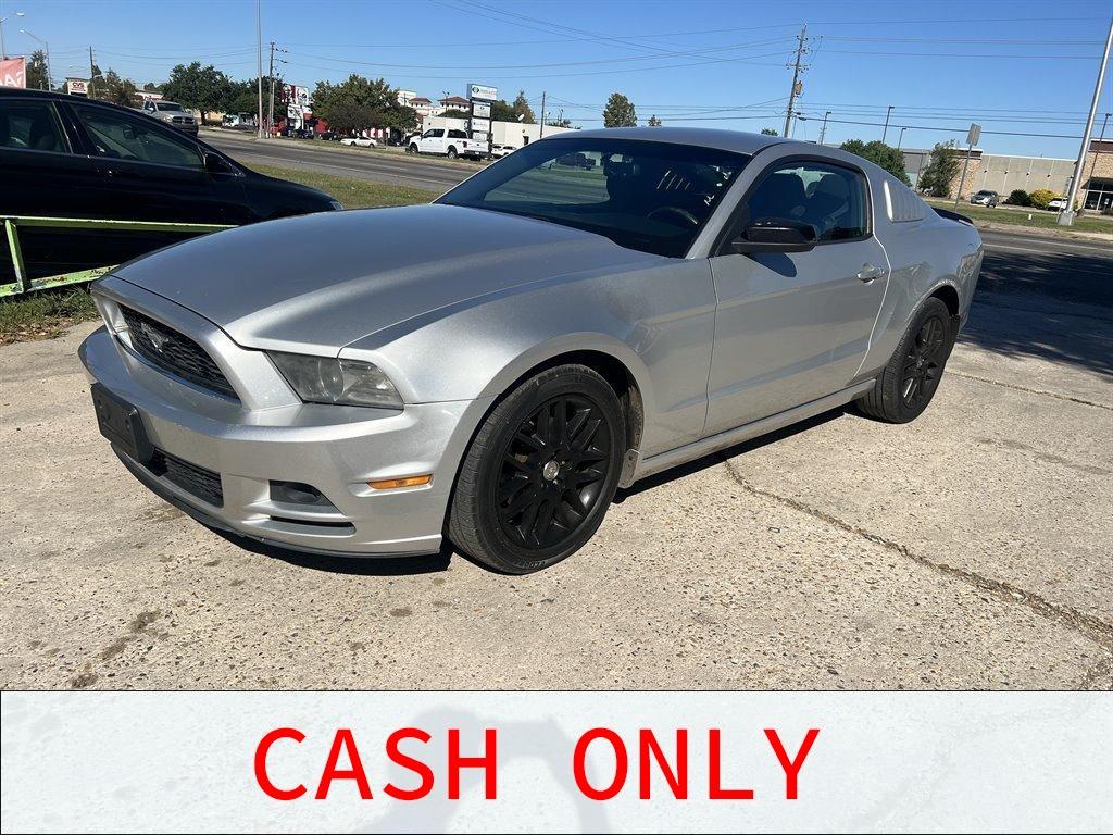 2014 Ford Mustang V6 photo