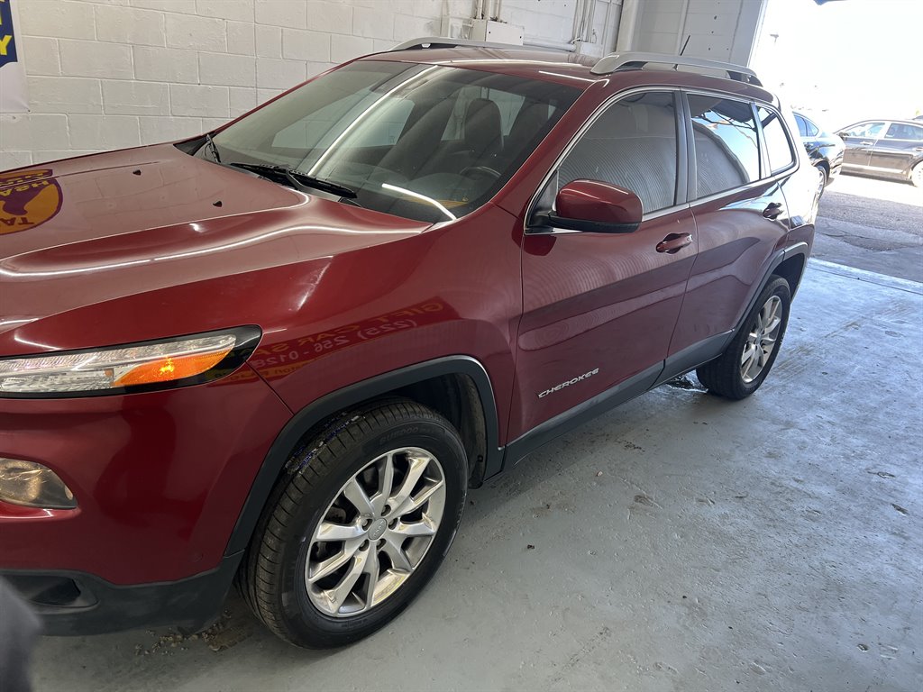 2014 Jeep Cherokee - $10,999