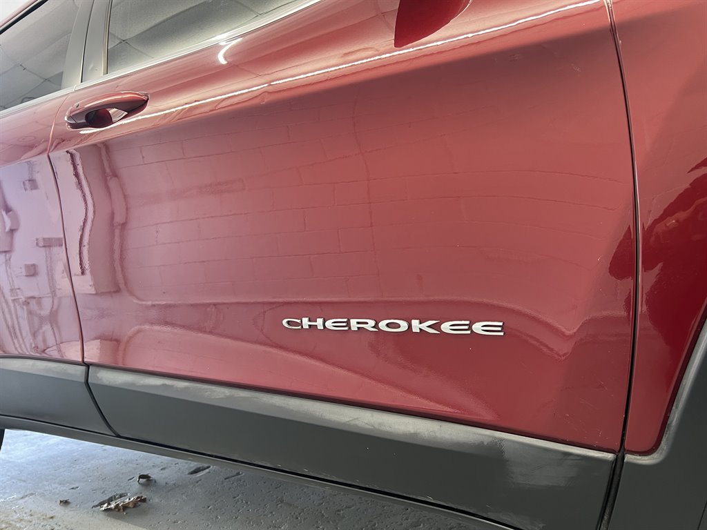 2014 Jeep Cherokee - $10,999